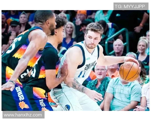 小牛队在夏季联赛中迎战太阳队展现年轻球员的潜力与激情 小牛队在夏季联赛中迎战太阳队展现年轻球员的潜力与激情