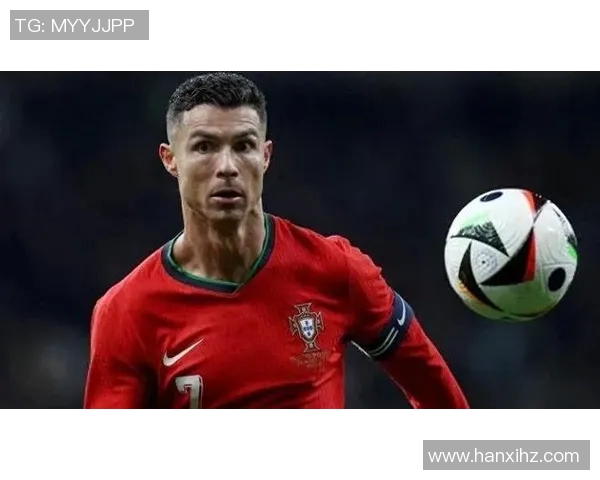 马丁内斯的传奇旅程：从草根球员到世界足球巨星的蜕变与荣耀