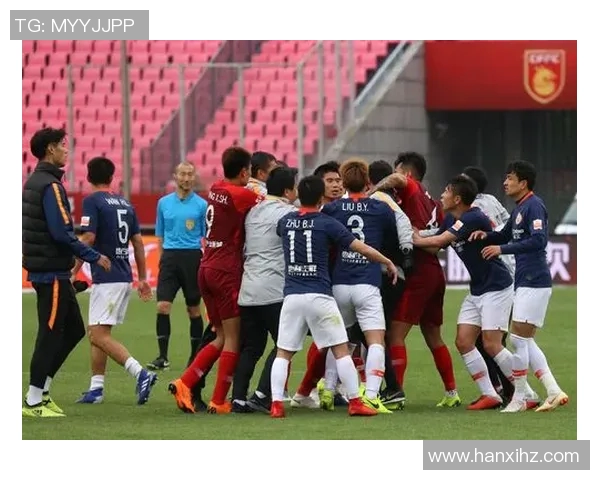 广州富力迎战河北华夏幸福争夺中超联赛关键三分之战